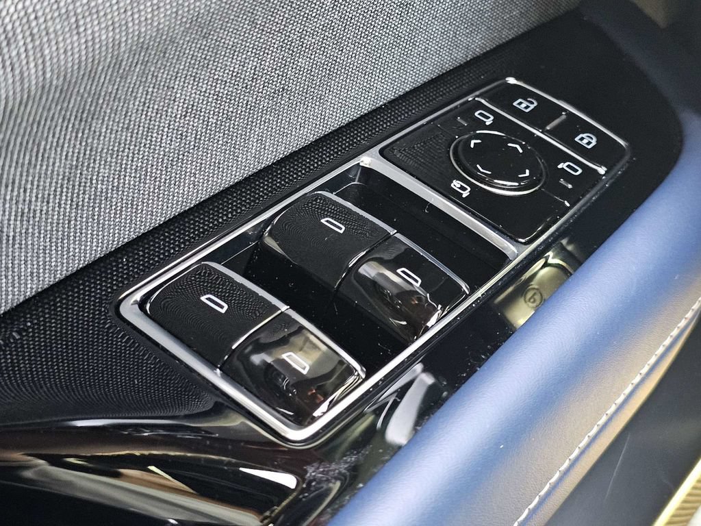 Certified 2026 Cadillac Vistiq Premium Luxury AWD/4WD image 29