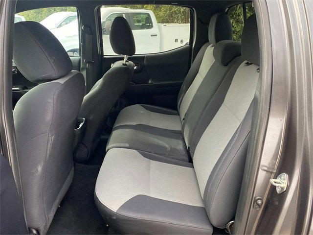 Used 2020 Toyota Tacoma TRD Off-Road w/ Technology Package image 9