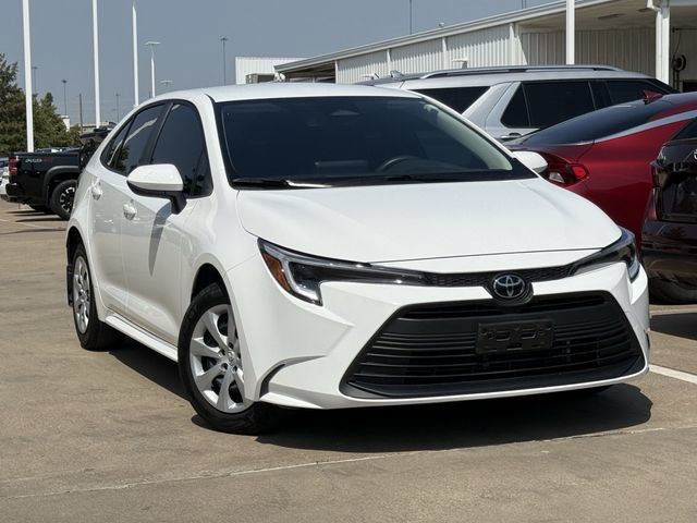 Used 2026 Toyota Corolla LE FWD image 2
