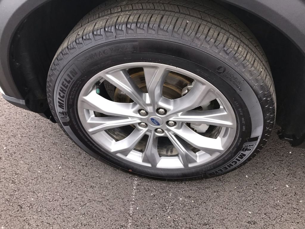 Used 2023 Ford Explorer XLT w/ Equipment Group 202A image 10