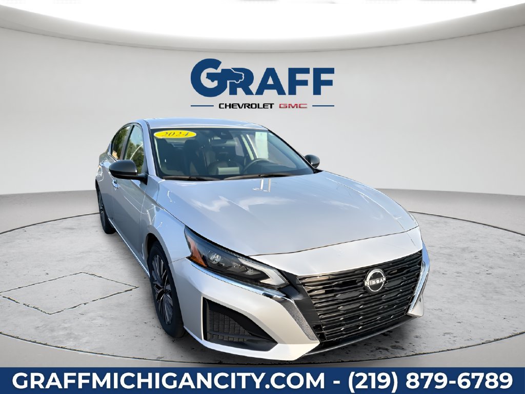 Used 2024 Nissan Altima 2.5 SV FWD image 8