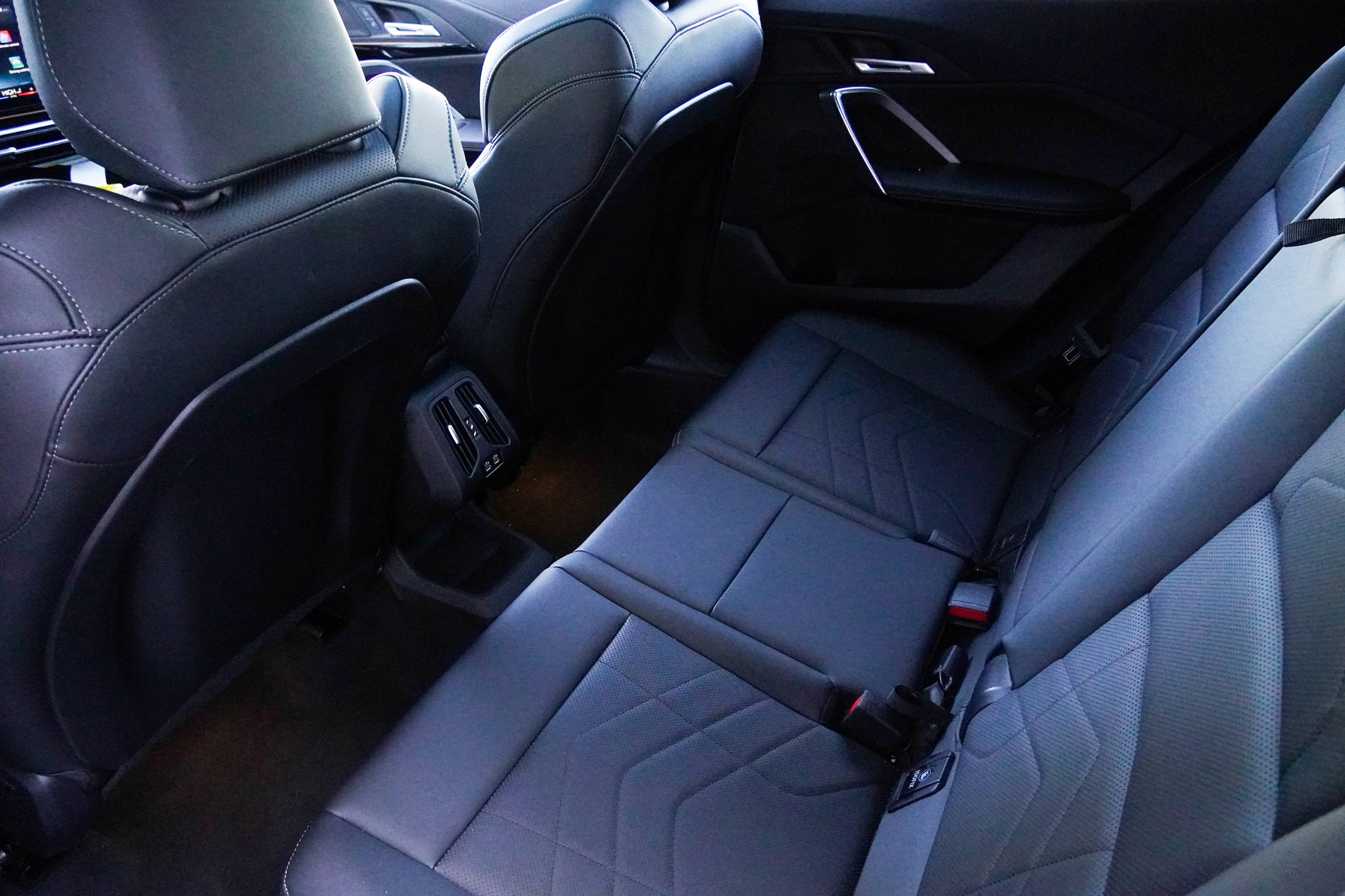 Certified 2025 BMW X2 xDrive28i image 33