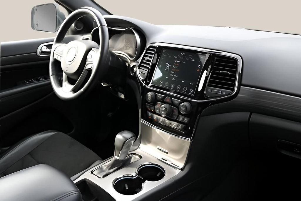 Used 2022 Jeep Grand Cherokee Laredo X RWD image 19