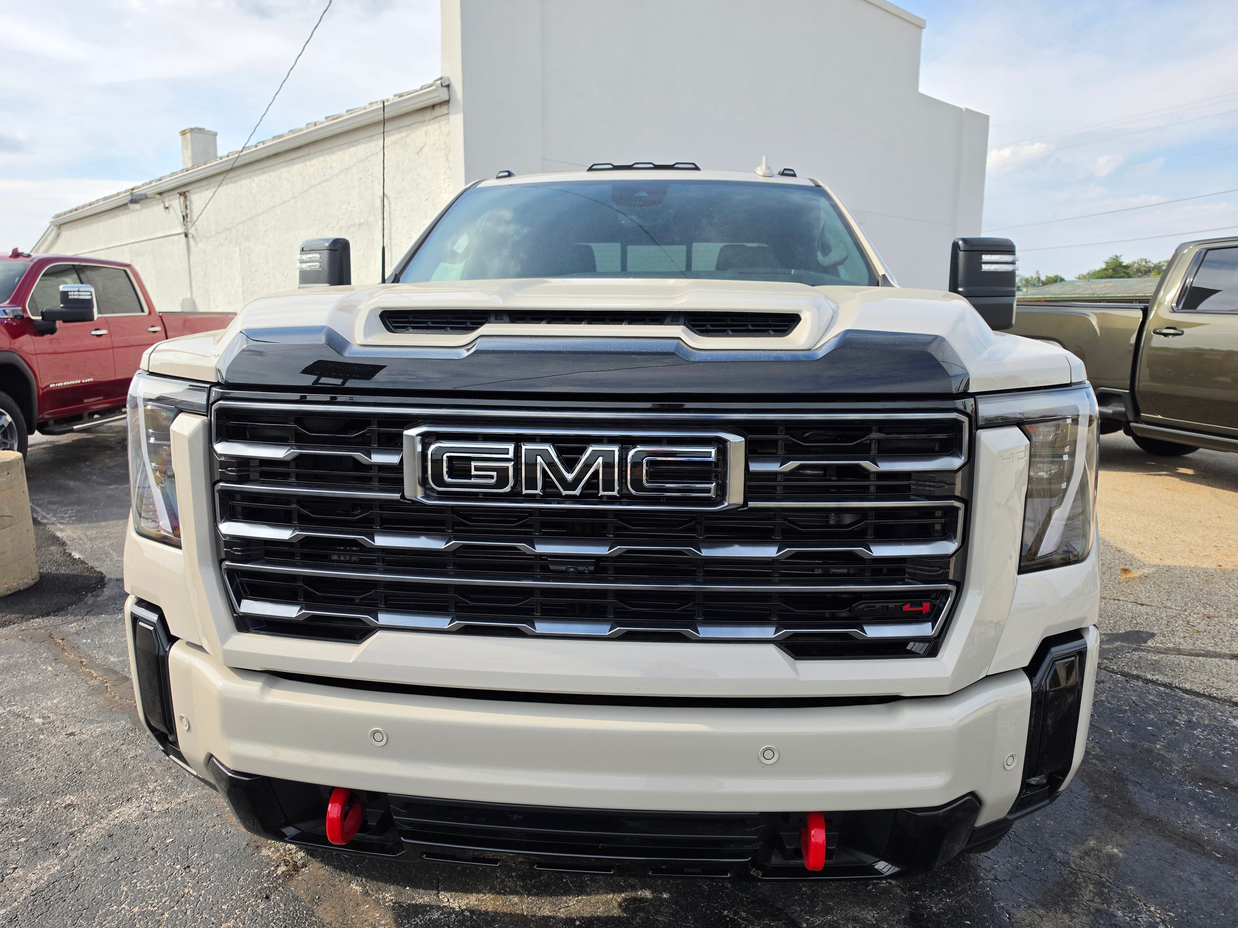 New 2026 GMC Sierra 2500 AT4 w/ AT4 Premium Plus Package AWD/4WD image 2