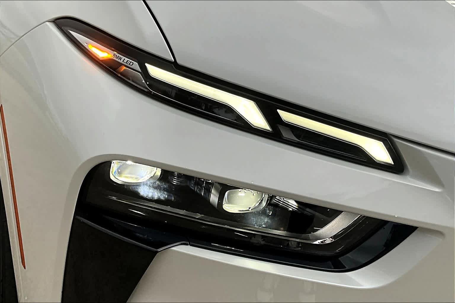 Used 2025 BMW X7 M60i AWD/4WD image 21