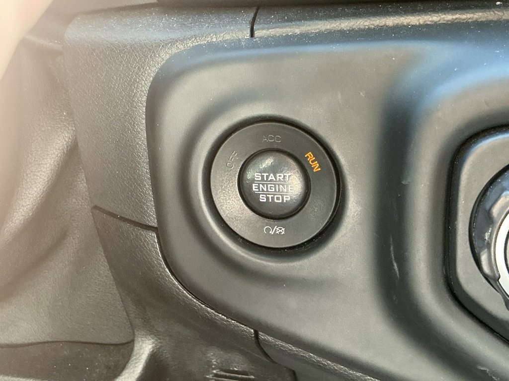 Used 2018 Jeep Wrangler Unlimited Sahara image 40