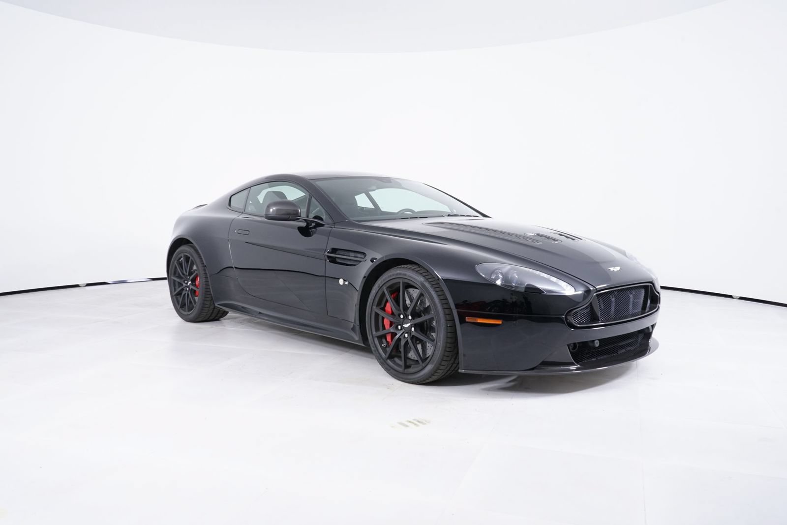 Used 2015 Aston Martin V12 Vantage S RWD image 9