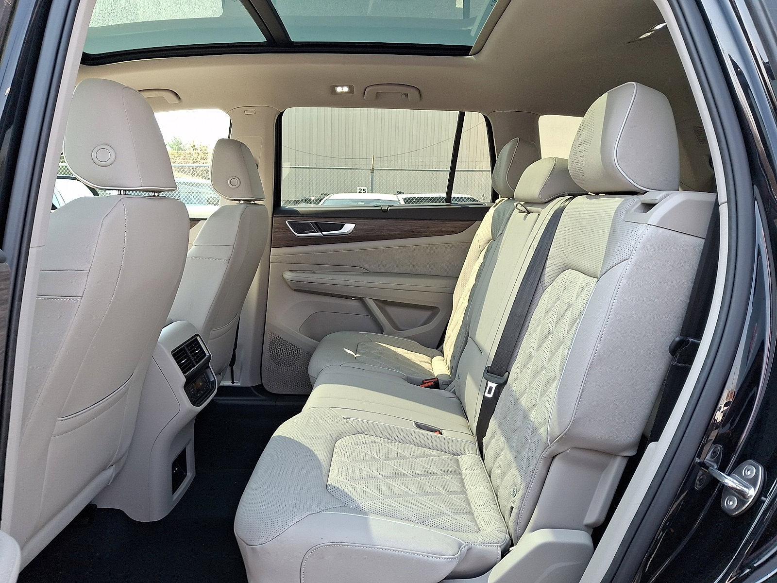New 2026 Volkswagen Atlas SEL Premium R-Line image 6