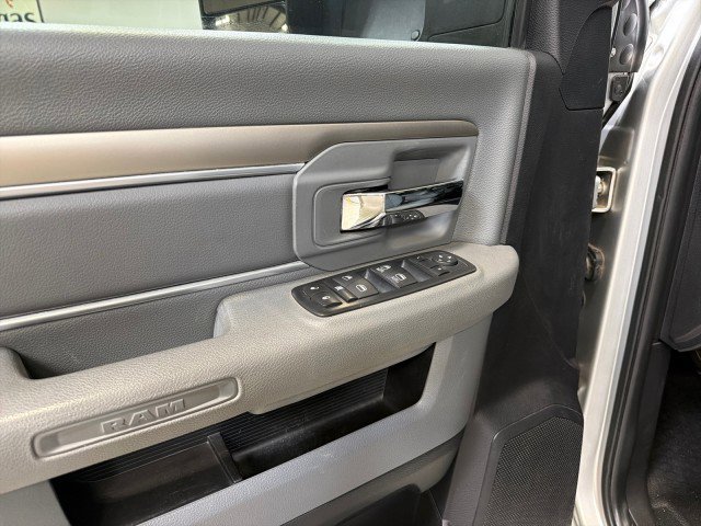 Used 2016 RAM 2500 SLT image 16