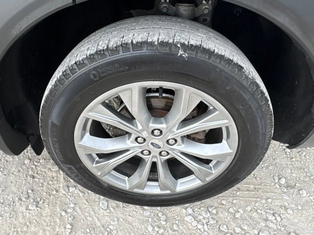 Used 2021 Ford Explorer XLT w/ Equipment Group 202A AWD/4WD image 13