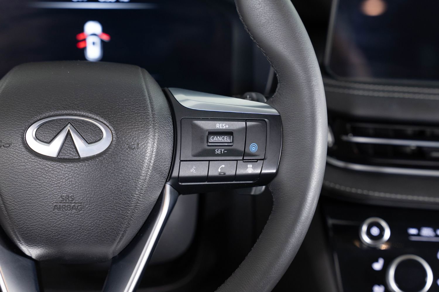 Used 2022 INFINITI QX60 Luxe w/ Cargo Package image 37