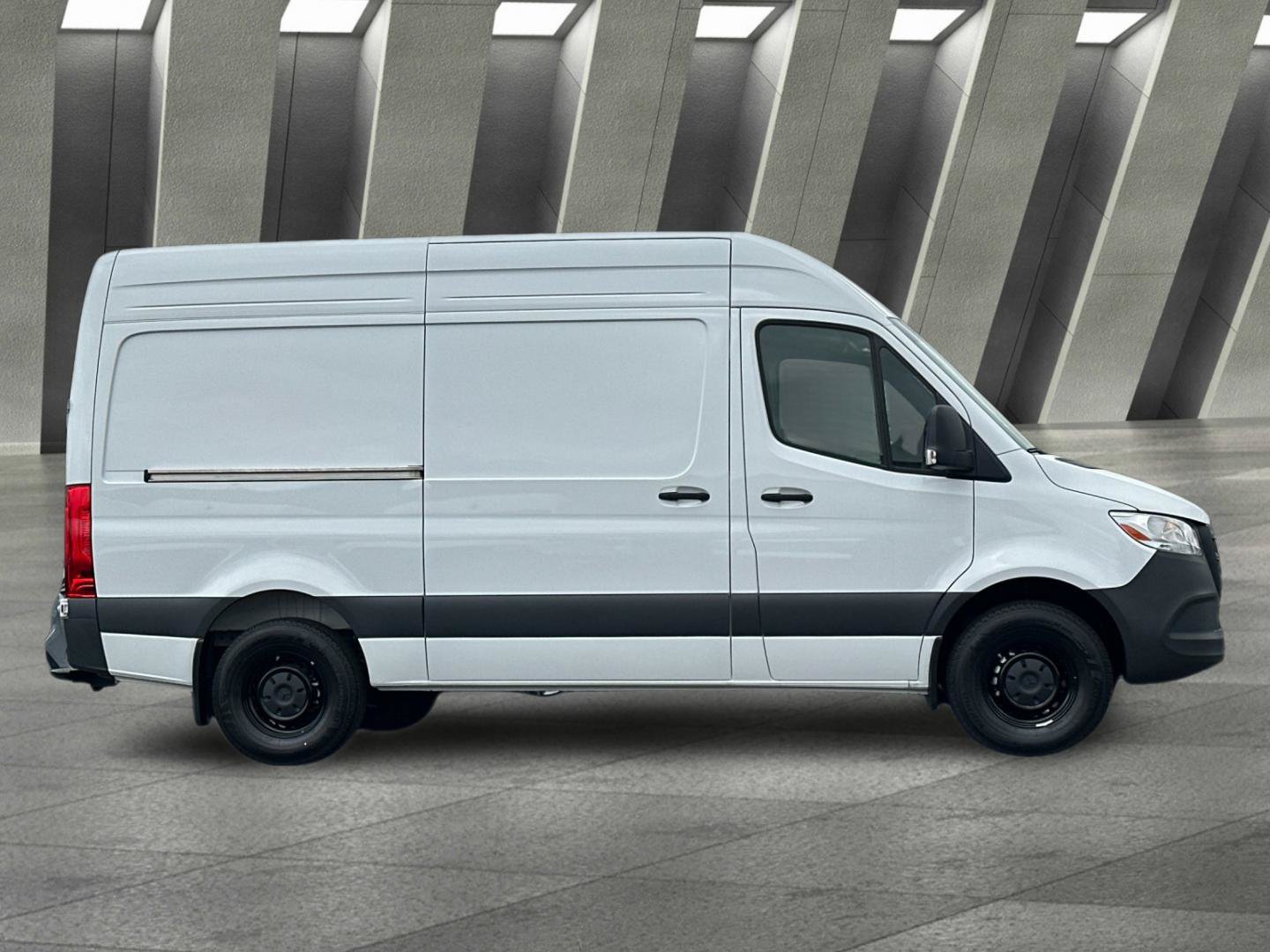 Used 2025 Mercedes-Benz Sprinter 2500 image 3