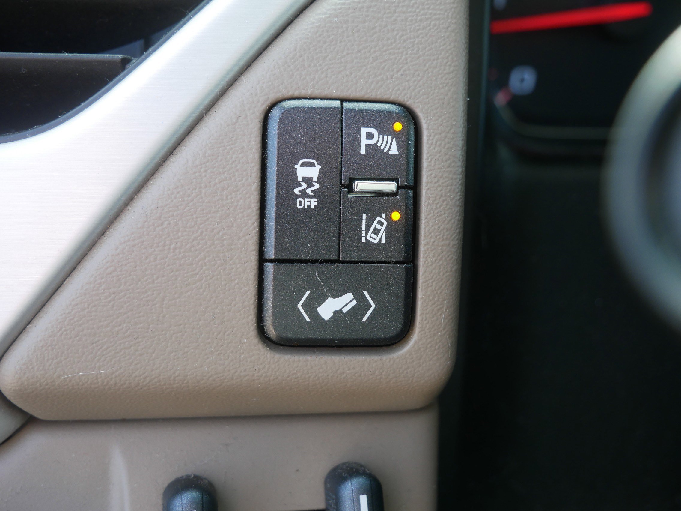Used 2015 GMC Yukon SLT w/ Open Road Package AWD/4WD image 28