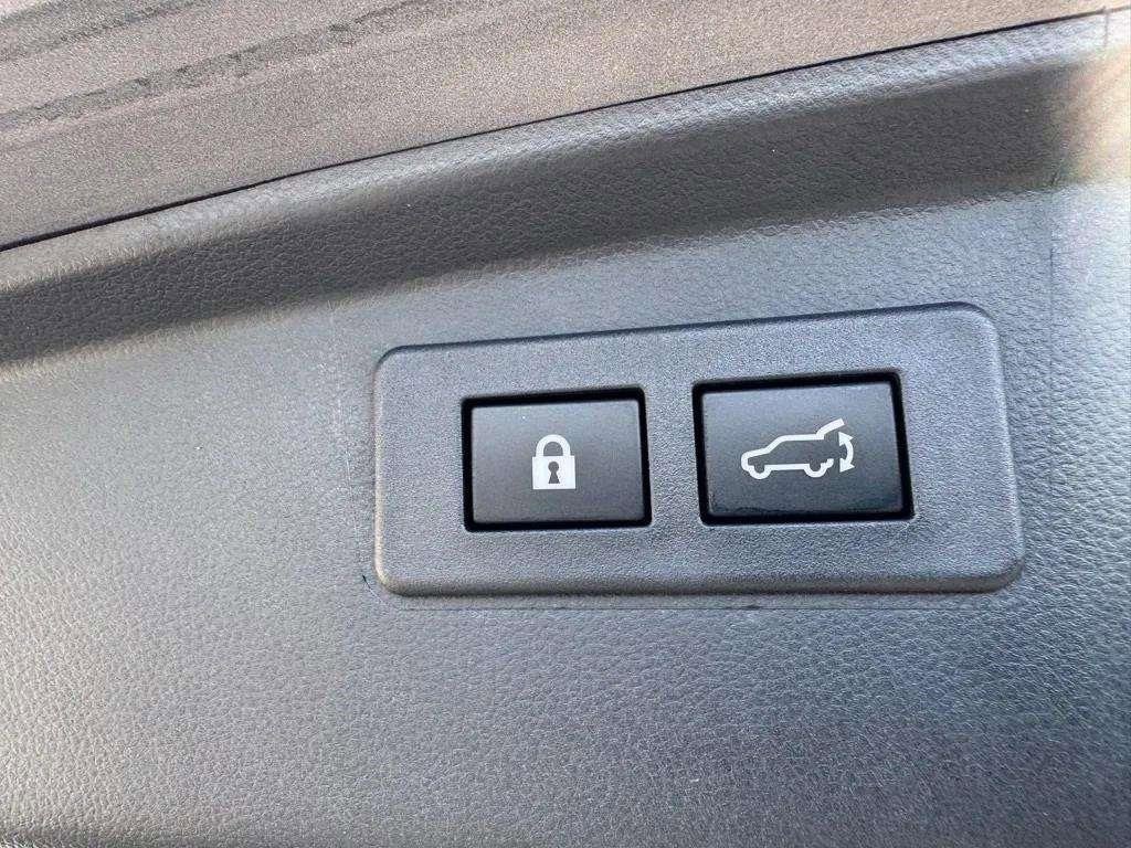 Used 2025 Subaru Outback Touring XT w/ Tech Package 3 image 10