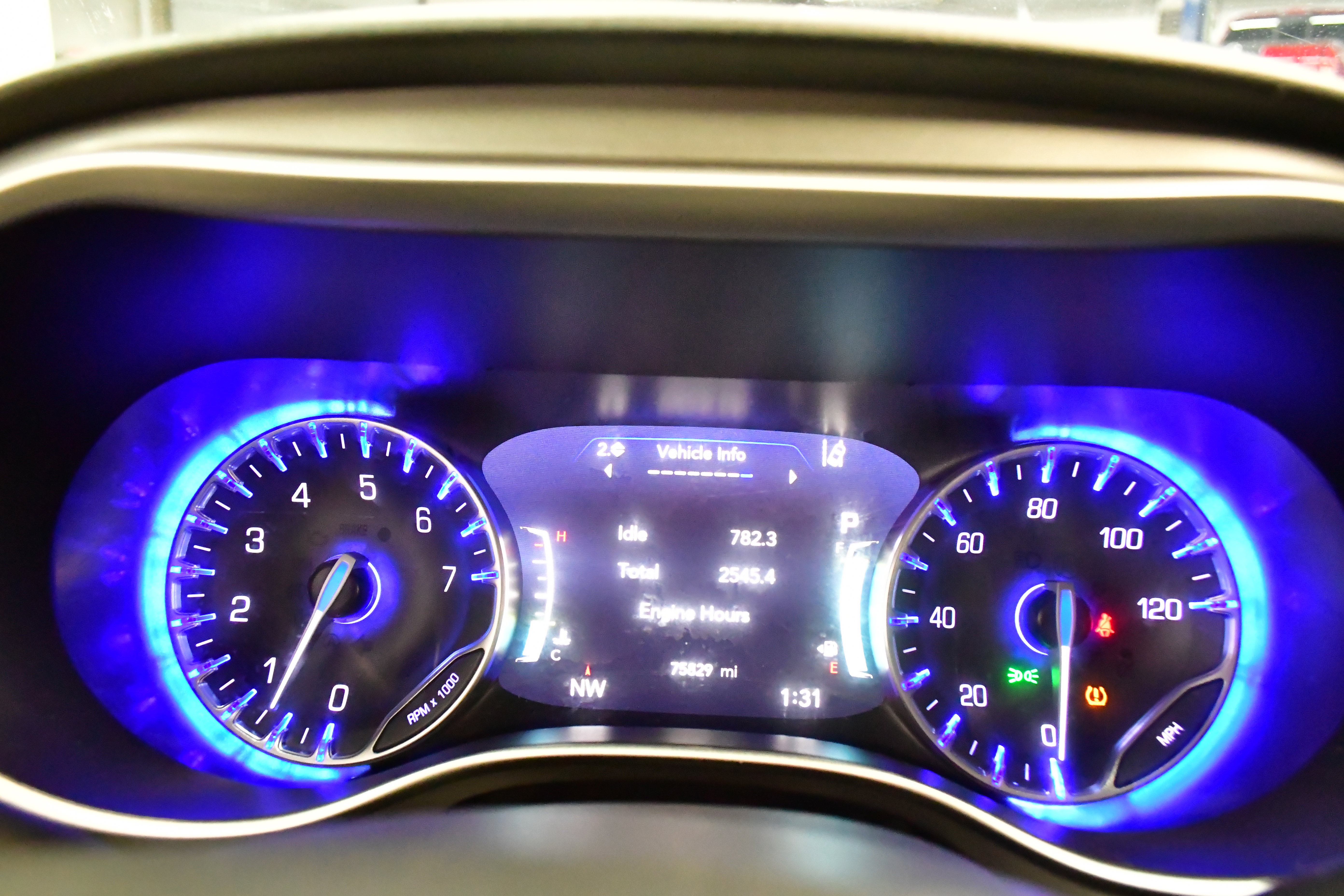 Used 2023 Chrysler Pacifica Touring-L image 41