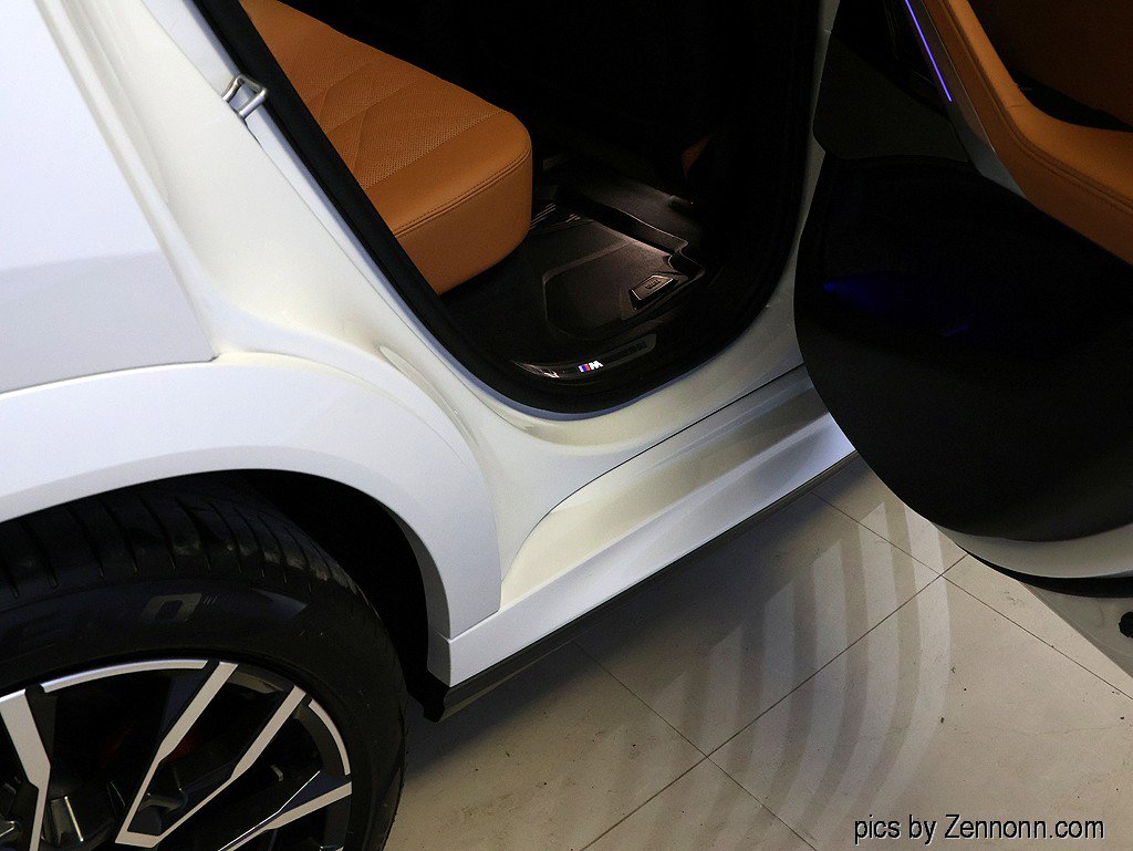 Certified 2024 BMW X6 xDrive40i w/ Premium Package image 35