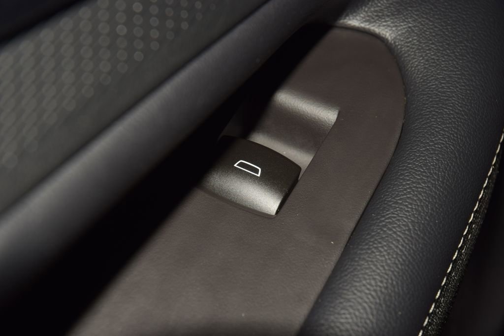 Used 2024 Chevrolet Blazer EV LT image 41