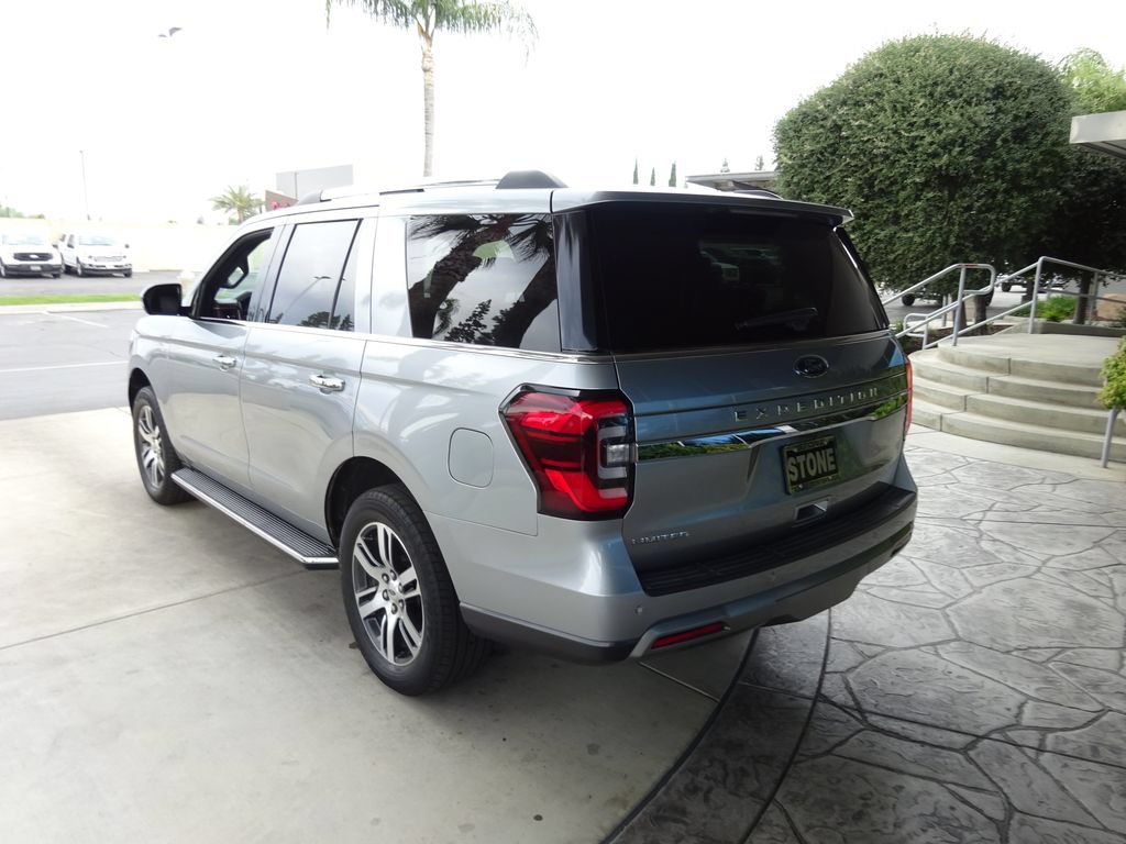 Used 2022 Ford Expedition Limited AWD/4WD image 5