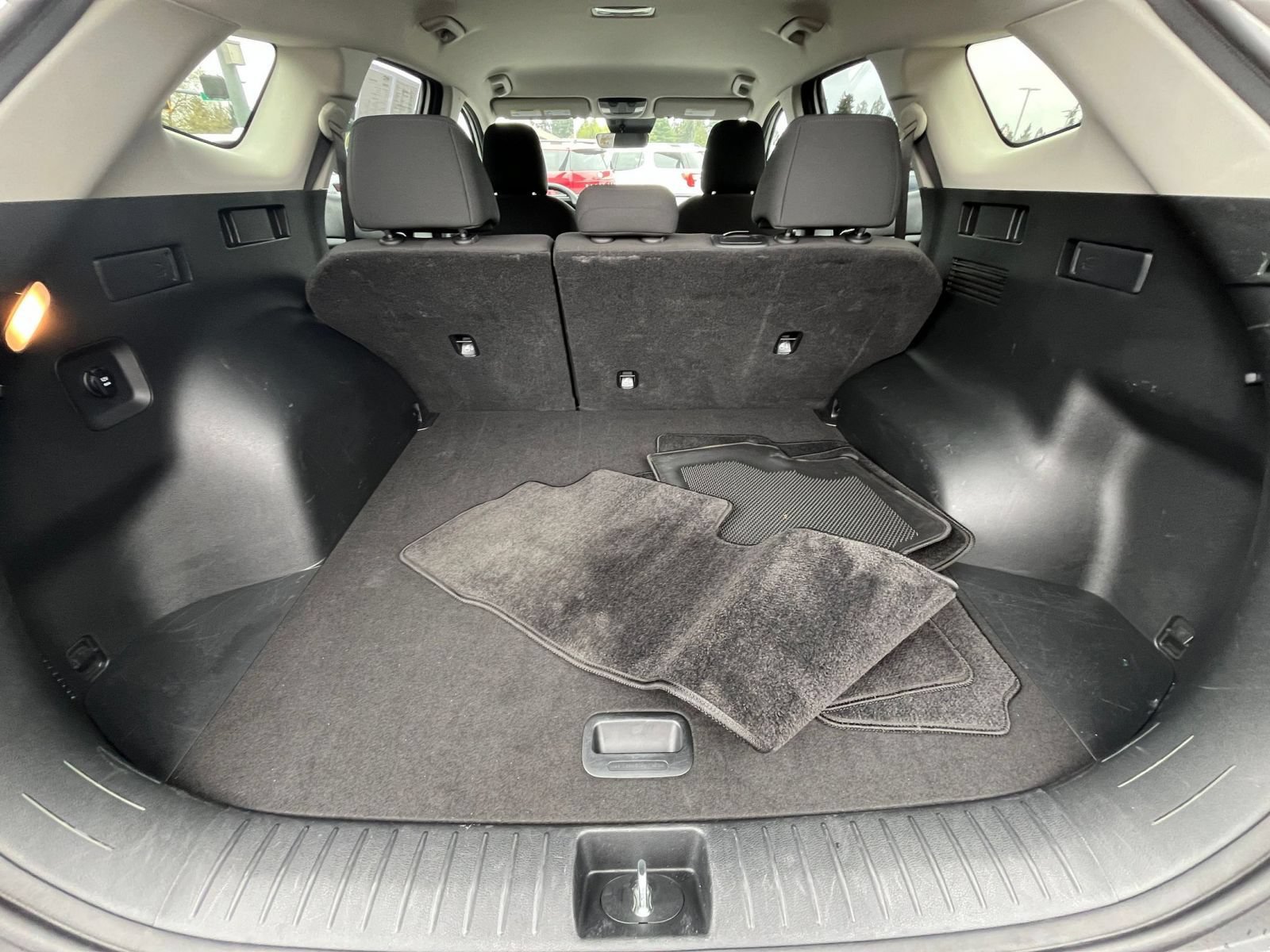 Used 2025 Kia Sportage LX FWD image 31