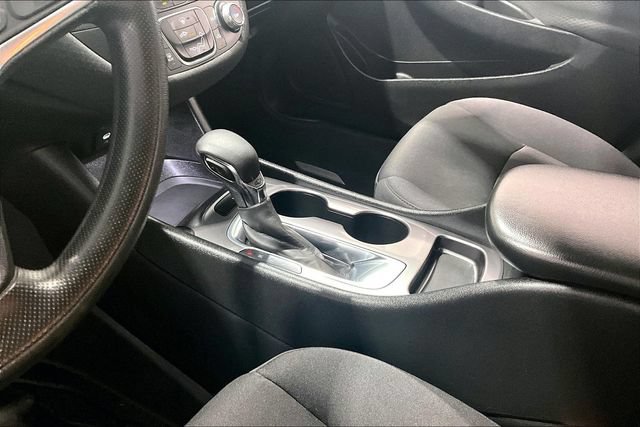 Used 2022 Chevrolet Malibu LS FWD image 23