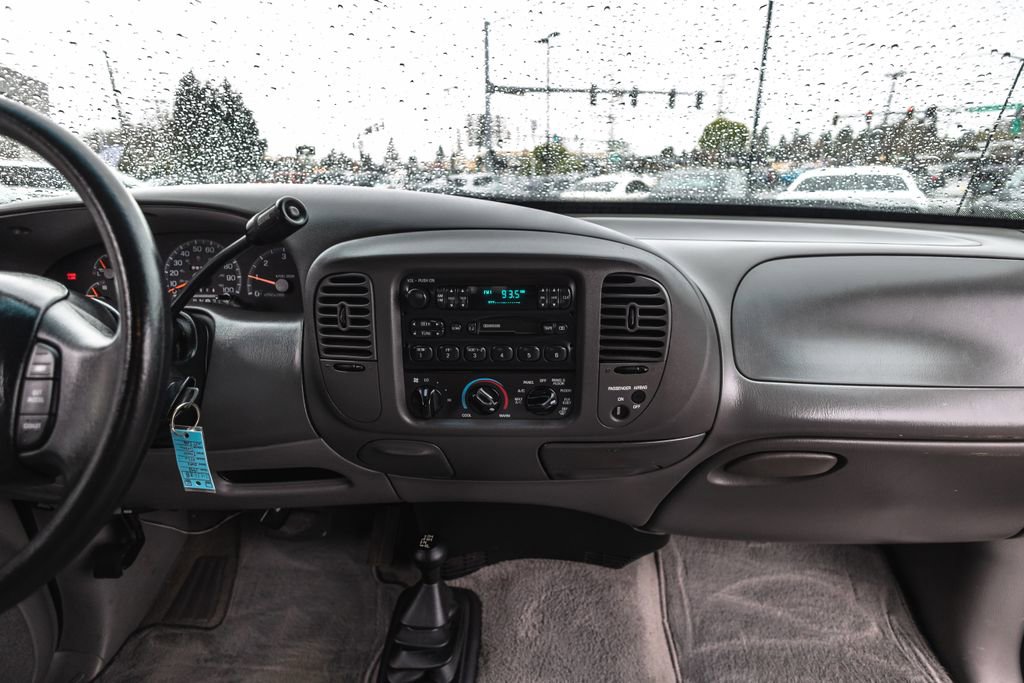 Used 1998 Ford F150 XLT image 31