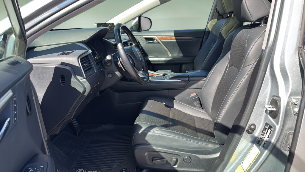 Certified 2022 Lexus RX 450hL AWD w/ Premium Package image 12