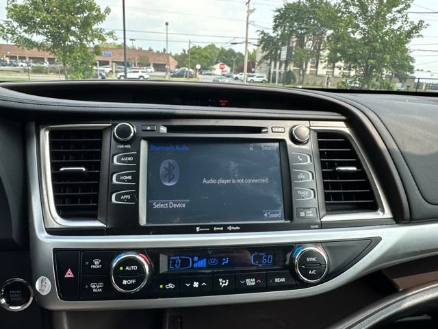 Used 2019 Toyota Highlander XLE AWD/4WD image 38