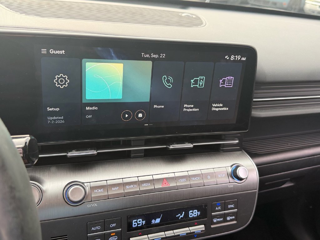 Used 2024 Hyundai Kona SEL FWD image 11