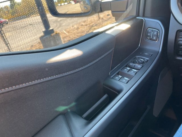 New 2026 Ford F350 Lariat image 18