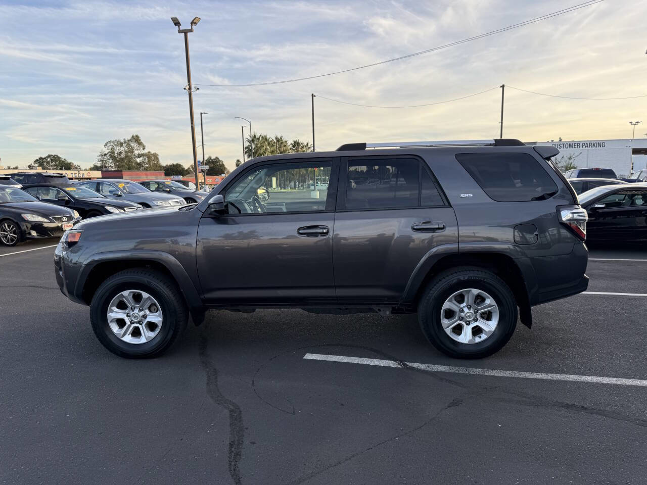 Used 2019 Toyota 4Runner SR5 AWD/4WD image 6