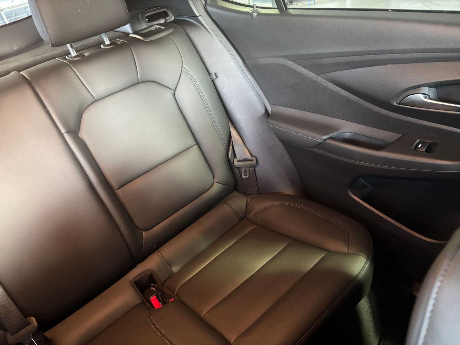 Used 2025 Buick Envista Sport Touring image 36