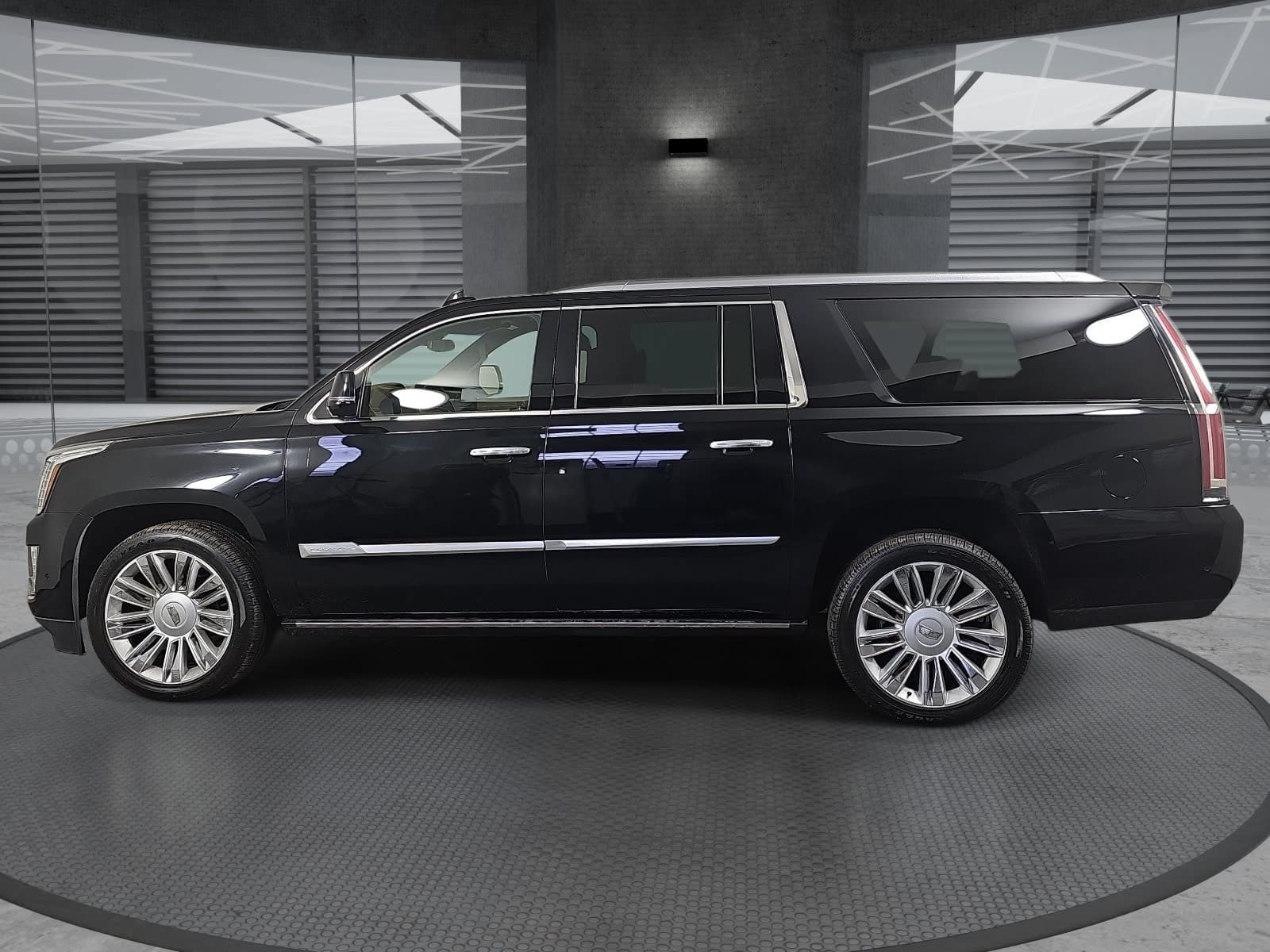 Used 2017 Cadillac Escalade ESV Platinum AWD/4WD image 8