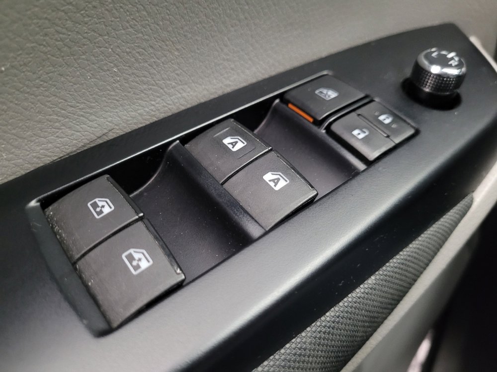 Used 2019 Toyota Highlander LE image 27