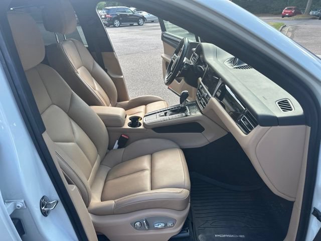 Used 2021 Porsche Macan AWD/4WD image 18
