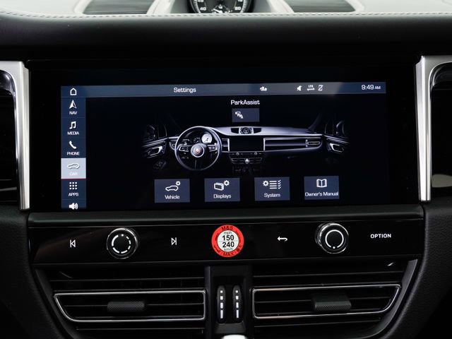 Certified 2025 Porsche Macan AWD/4WD image 23