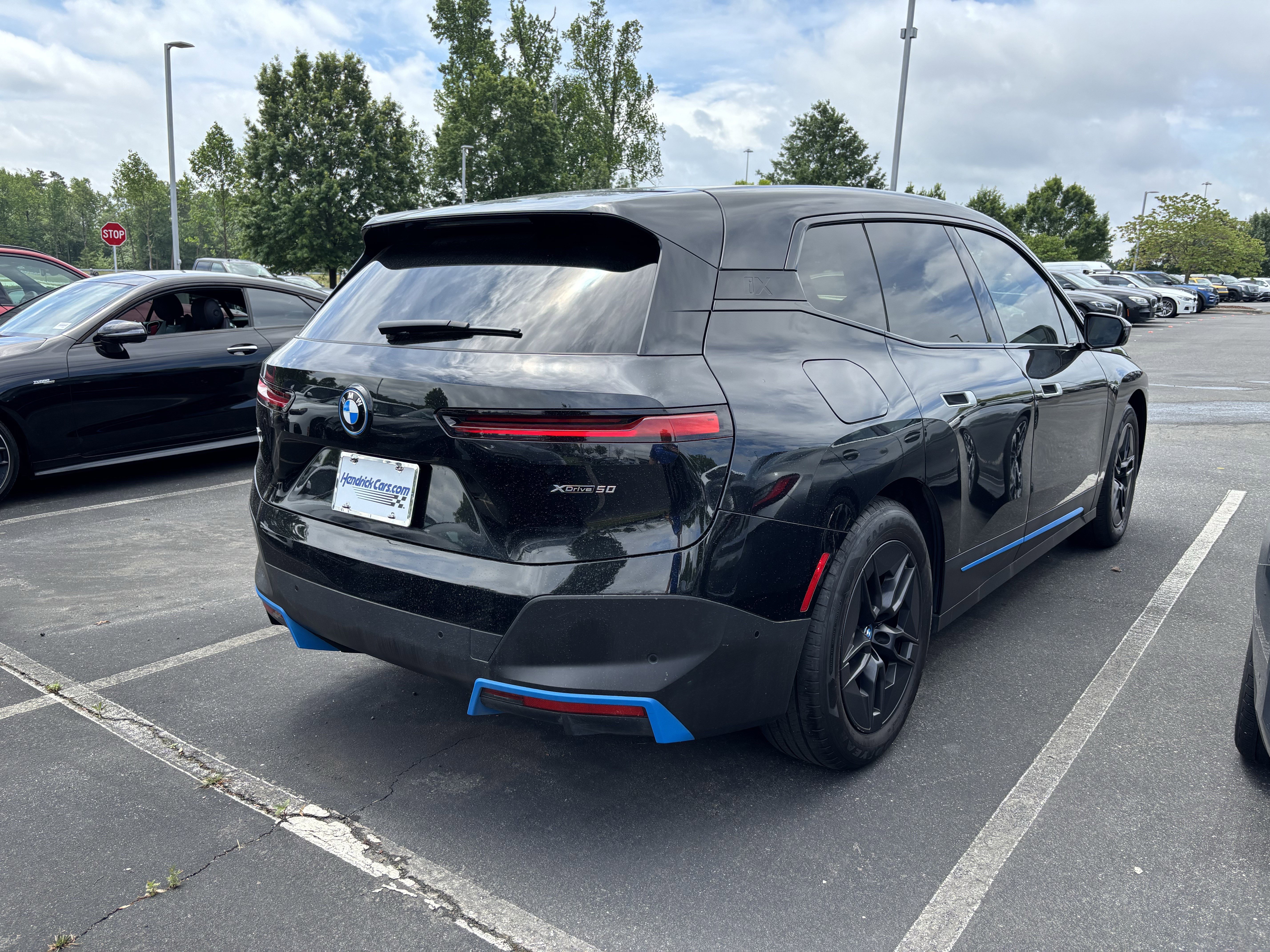 Used 2023 BMW iX xDrive50 w/ Premium Package AWD/4WD image 21