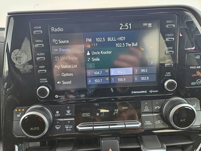 Used 2021 Toyota Highlander XLE image 18