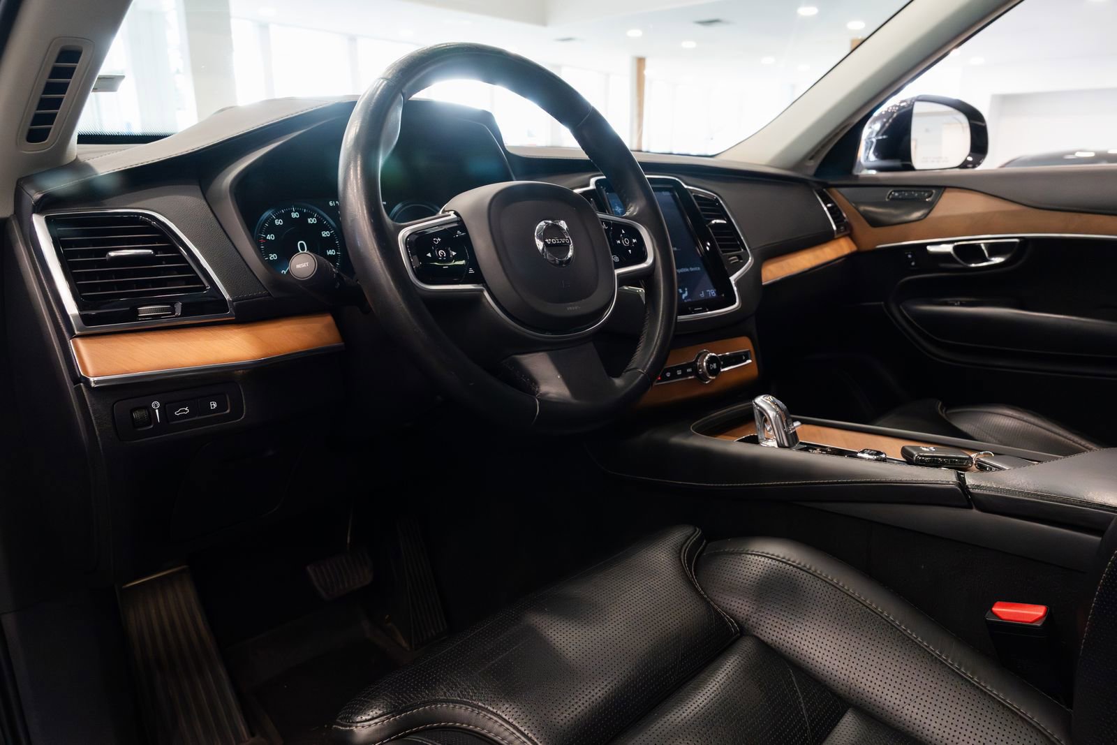 Used 2019 Volvo XC90 T8 Inscription w/ Advanced Package AWD/4WD image 9