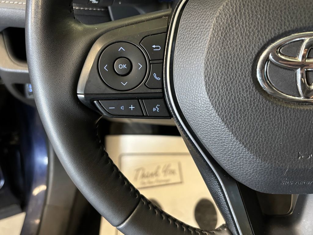 Used 2020 Toyota RAV4 XLE w/ XLE Grade Weather Package AWD/4WD image 10