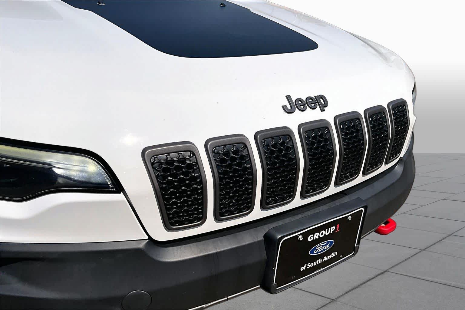 Used 2019 Jeep Cherokee Trailhawk w/ Cold Weather Group AWD/4WD image 30