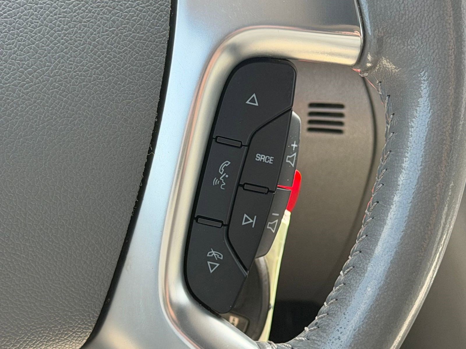 Used 2013 Chevrolet Traverse LTZ FWD image 26