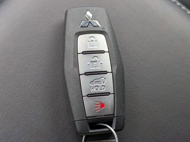 New 2026 Mitsubishi Outlander SEL image 38