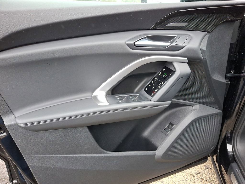 Used 2025 Audi Q5 Premium Plus w/ Premium Plus image 13