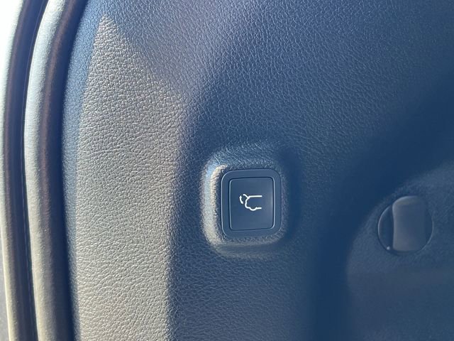 Used 2019 Jeep Cherokee Limited w/ Technology Group image 36