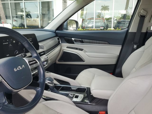 Used 2024 Kia Telluride EX w/ EX Captain's Chair Package FWD image 23