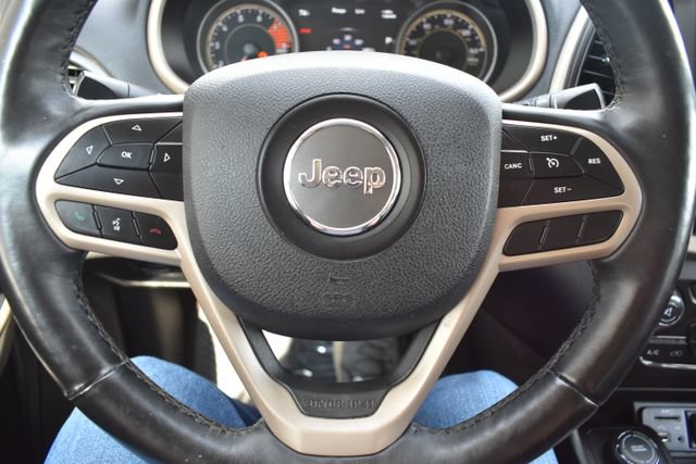 Used 2017 Jeep Cherokee Limited AWD/4WD image 22