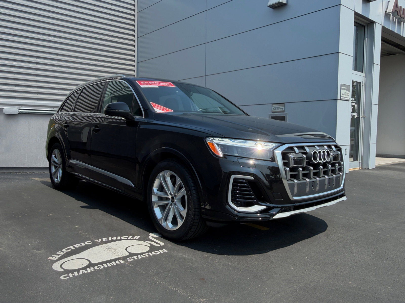 Used 2025 Audi Q7 3.0T Prestige AWD/4WD image 7