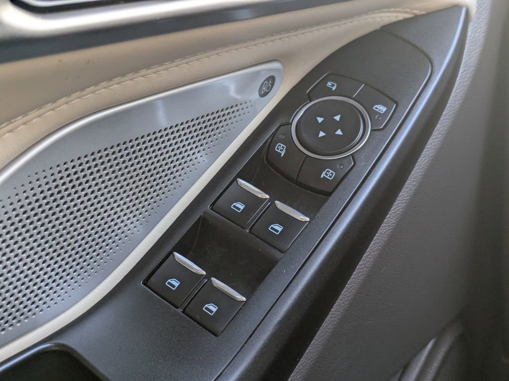 Used 2020 Ford Explorer Platinum w/ Premium Technology Package image 27