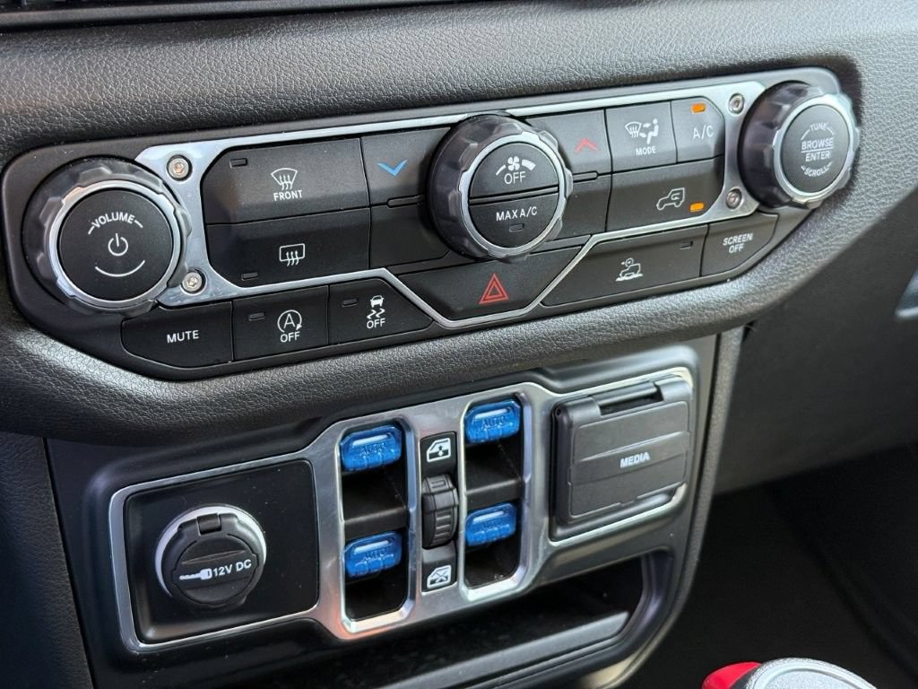Used 2024 Jeep Gladiator Sport AWD/4WD image 27