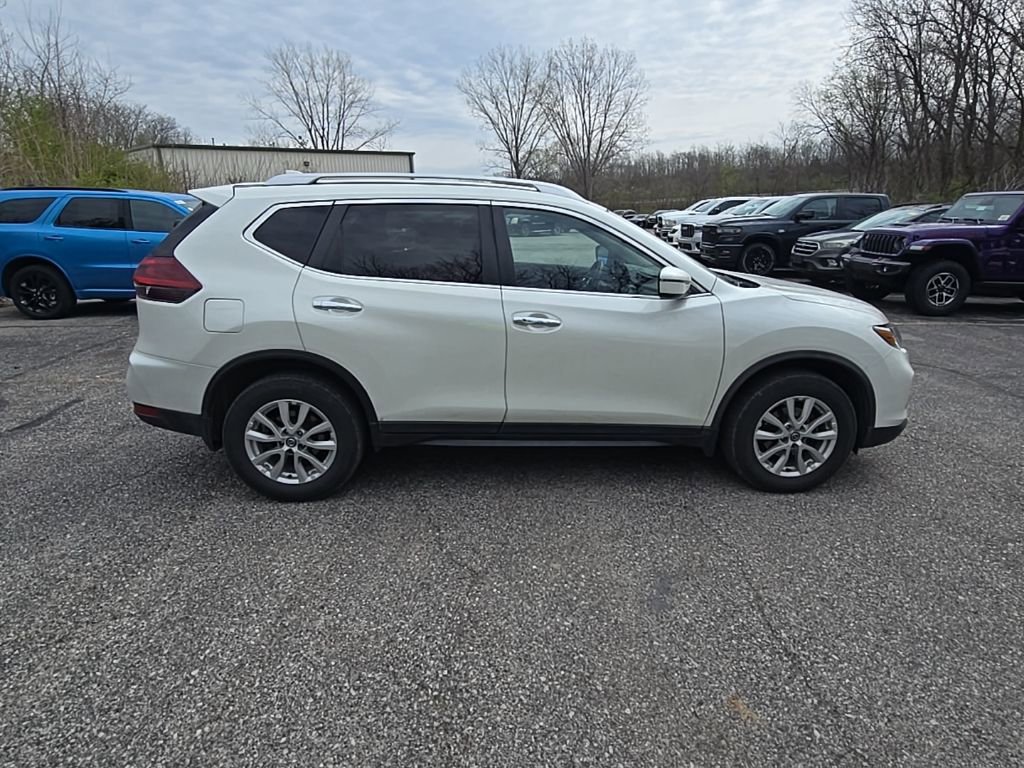 Used 2020 Nissan Rogue SV image 9